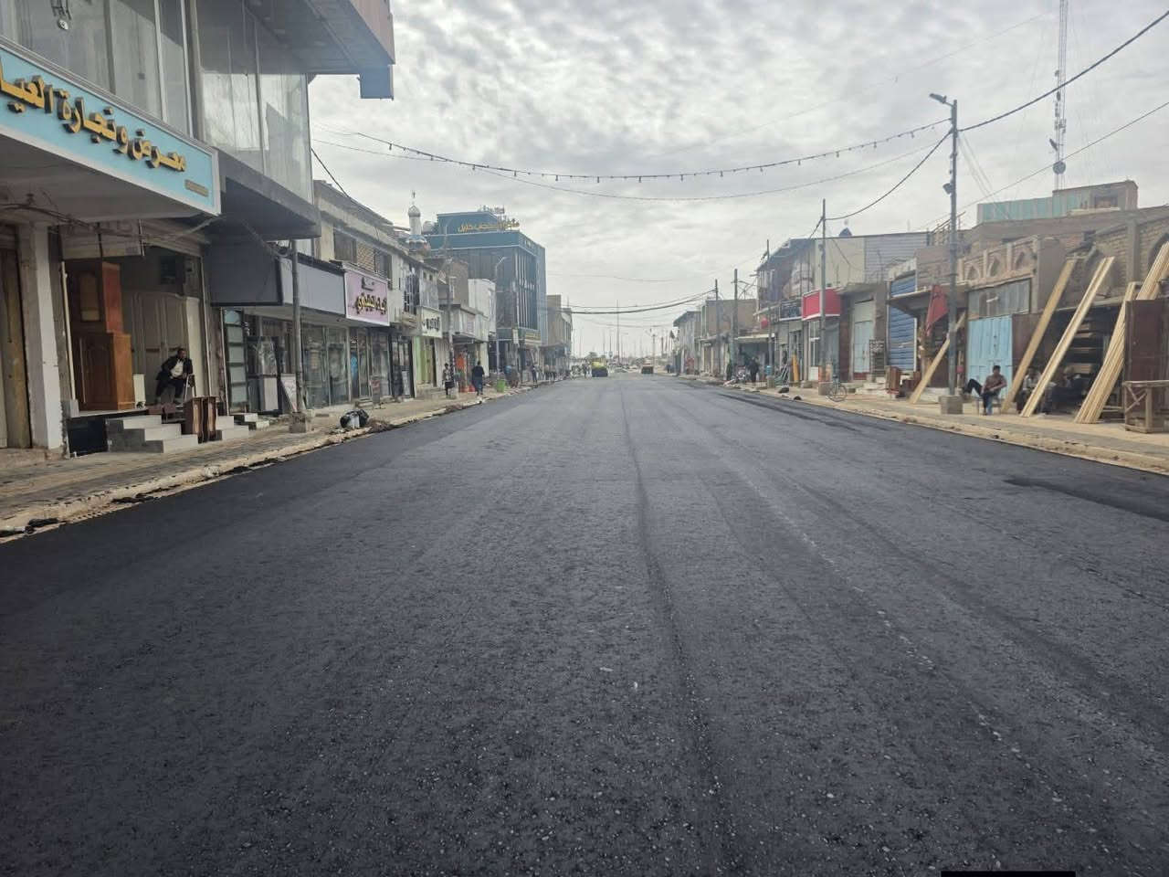 السلام عليكم مستعدين لتبليط الشوارع الحكوميه والزراعيه وباسعار تنافسيه كافة المحافظات للاستفسار ***********..***********
