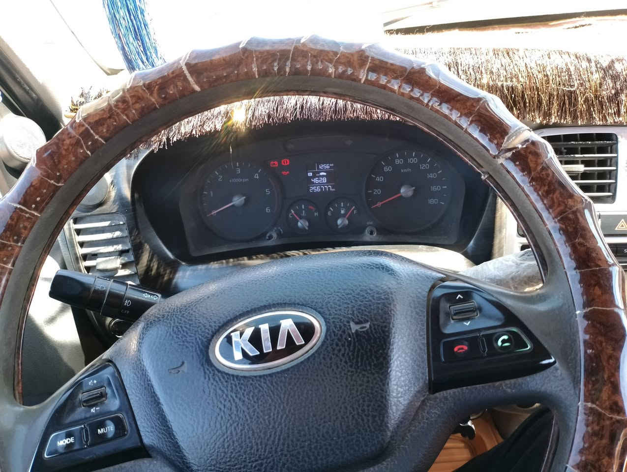 سلام عليكم سياره نظيفه كد الكلمه مكفواله كفاله عامه كير مكينه وشاسي حداديه تخم تاير كهربائية كله شغاله تبريد تدفه موديل 2018 سياره بسمي داور ثاني يوم وارد خليجي سعر 120بيه مجال بسيط كد جيه المكان الناصريه رقم ***********
