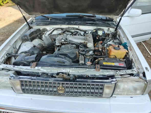 السلام عليكم سياره سيدان كير ومحرك شرط سياره نضيفه موديل1991ربع تايرات جدد مامكصوص السعر50وبي مجال للطيبين مراوس بطه ***********
