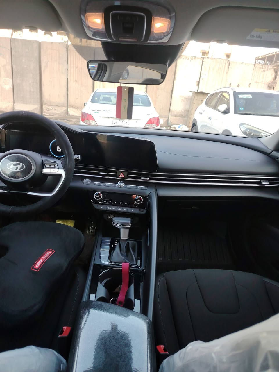 *السلام عليكم النترا ٢٠٢٥ وراد أمريكي عداد المسافه 11الف كيلو مو ميل فول مواصفات بدون حادث فقط طخه باالدوسه عكس السائق سطحي ليبل واحد حتى الدعميات*1_محرك 2000
2_رادار امامي مع جانبيات
3_ثلاث وضعيات قياده
4_سايد بريك كهربائي
5_ كامره خلفيه 
6_فتحه سقف
7_اناره سبع الوان باالدشبول
8_بك لايت متصل لد
9_تحكمات مقود 
10_تحديد مسار قياده إليه 
11_بصمه تشغيل +أبواب وصندوق 
12_شاشه متصل 
13_توقف ذاتي 
14_مانع تزحلق 
15_شاحن واير لس
16_لدنهاري
17_ نقطه عمياء
18_تدفئه باالكشنات
19_تبريد لمس
20_تشغيل عن بعد 
21_زرعرض الكامرات
22_شاشه اعطال 
العنوان بغداد الاتصال على الرقم ***********
