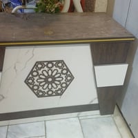 ميز مكتبي • نظيف • نجف حي الجامعه