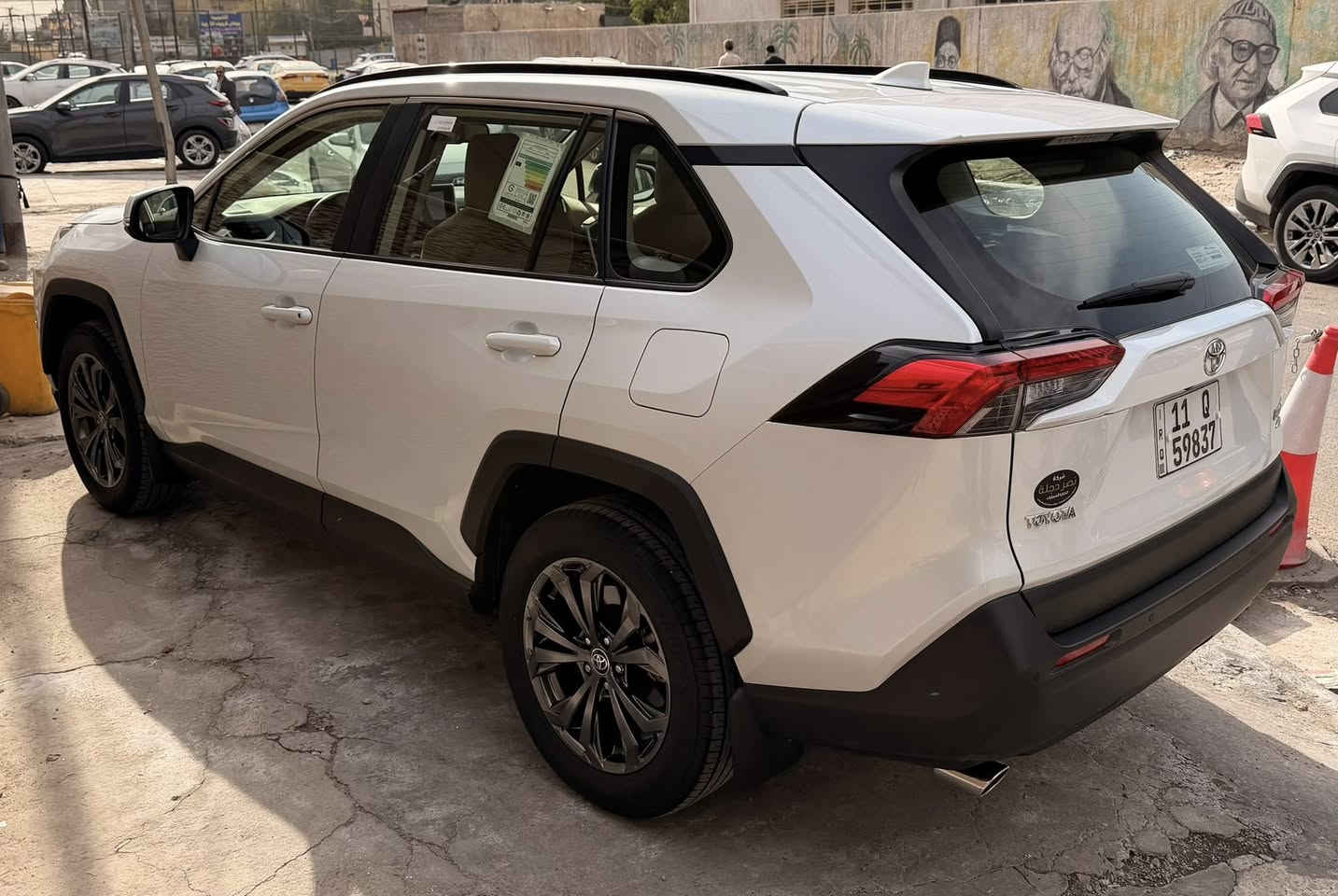 السلام عليكم راف فور ٢٠٢٤ ساز على ايدي من شركه مآخذها بانزين فقط سياره جديده لوك مكفول كفاله عامه من كلشي ماشيه ١٧ الف فقط رقم بغداد دولي جديد بسمي تحويل ثاني يوم فووول مواصفات بصمه فتحه شاشه مواصفات راف فور معروفه مكانها بغداد عارضها ب ٣١٢ وبيها مجال للاستفسار 
***********
