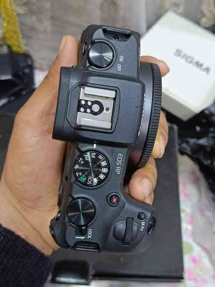 بدي كانون Rp
جديد لوك ستخدام مرتين 
ملحقاته كامله كارتون وشاحن وبطارية وحزام كتف 
دقه 24.3 ميكابكسل 
فيديو 4k
شتره اقل ال 1k
مررلس فول فريم فوكس جدا سريع 
مكاني كربلاء 
واتساب ***********
