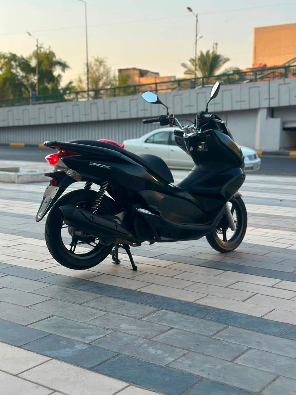 السلام عليكم للبيع دراجه pcxجيل اول مكينه 150 ماشيه ١٧الف دراجة  كلها ابلاديه شرط النضافه دراجهة مال رمبه المديل 2018ماخذها رمبه اوراق المعرض موجوده الدراجه على ايدي ياباني الاصلي JFدراجه جديده السعر 1500العنوان بغداد ‭***********‬
