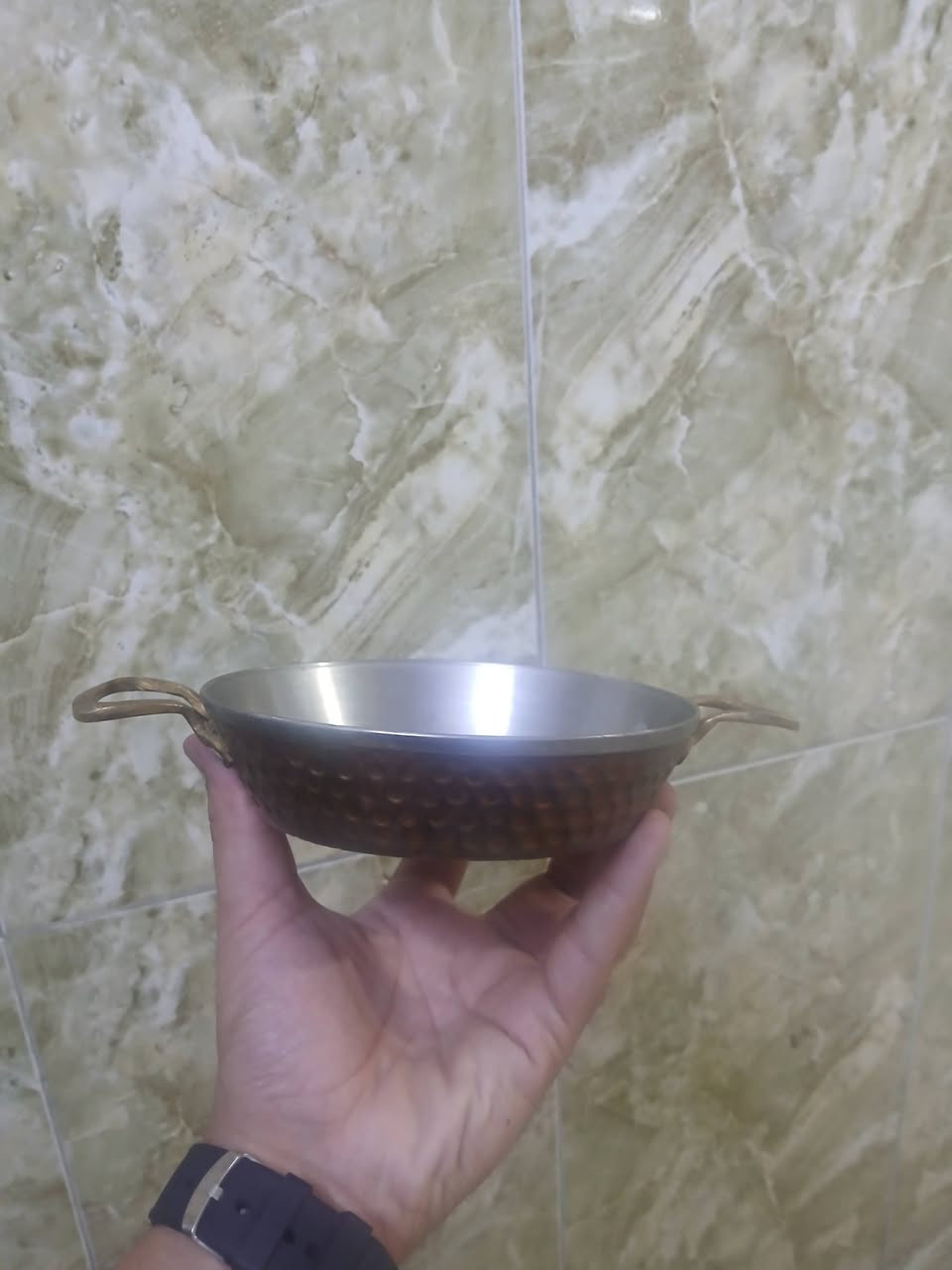 سلام عليكم للبيع عدد ١٠٠ قطعه بغداد لأمين ثانيه ***********
