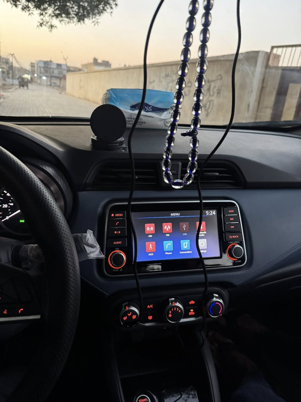 نيسان فيرسا 2025
ماشية 27 km قابل للزياده 
سياره جديده بمعنى الكلمه 
فول مواصفات بصمه شاشه رادارات تحكمات كامره حساسات وبقيه الموصفات 
الحادث مرفق مبدل جاملغ خلفي وجنطه بجم كبس 
رقم اربيل باسم الشركة تحويل مباشر او وكاله 
العنوان كربلاء للتواصل ***********
السعر 13700$
