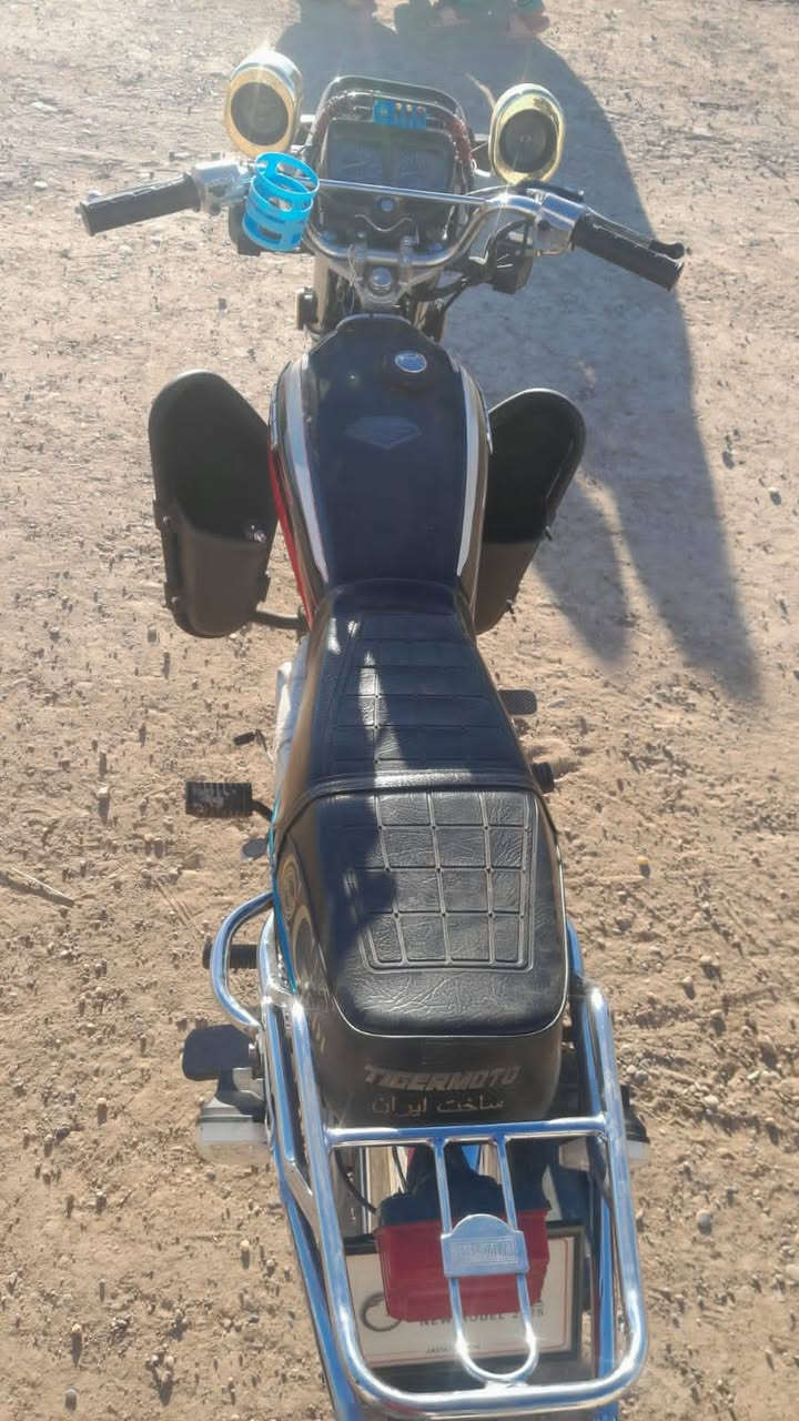 سلام عليكم ماطور للبيع تايكر موديل 19 شرط محرك ما مفتوح كهربأيات كلها شغاله تايرات جدد السعر 400 وبيه مجال للطيبين ***********
