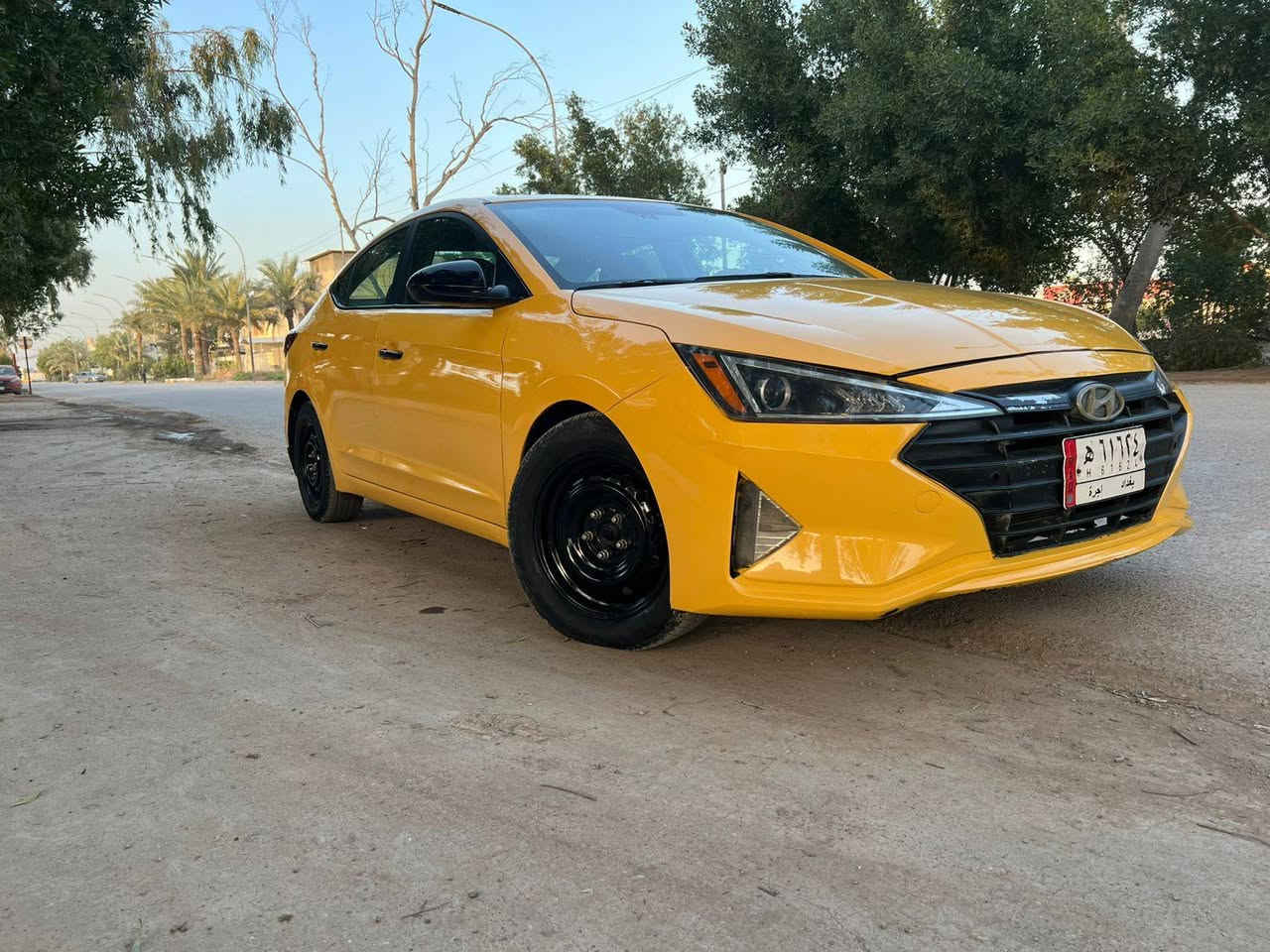 السلام عليكم ورحمة الله النترا للبيع موديل ٢٠٢٠ أمريكي مكينه ٢٠٠ السياره بيها جاملق أمامي وبنيد رقم بغداد السعر ١٢٥$ وبيها مجال ***********
