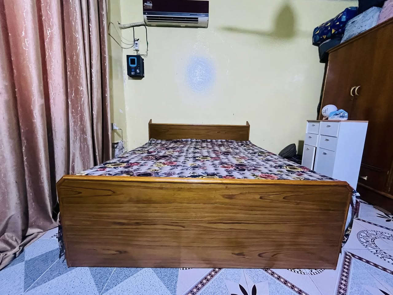 جربايه نفرين نجاره ب ٢٥٠ وبيه مجال وكناتير ٢ الواحد ١٢٥ وبيهن مجال بسيط. المكان الحاميه


**إذا كنت صاحب هذا الإعلان وتريد حذفه لأي سبب، رجاءا أرسل رسالة إلى الدعم الفني**