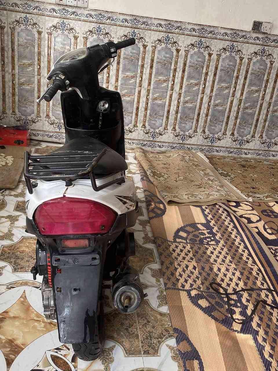 للبيع دراجه ماكس بوشه ٤٩دراجه خير من الله نكره بيه ضفيره جديده وتايرات جدد دراجه بيه نقوصات بسيطه سلف وكلوبات الماميه مثل ما موضح بل صوره سعره ٥٥٠ وبيه مجال بسيط  رقمي ***********
