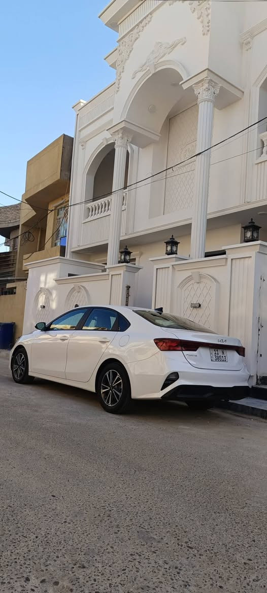 السلام عليكم 
كيا فورتي موديل 22

محرك 2000 دوش 

رقم بغداد الانكليزي الجديد

رايدها ب $135
العنوان بغداد
 واتساب ***********
