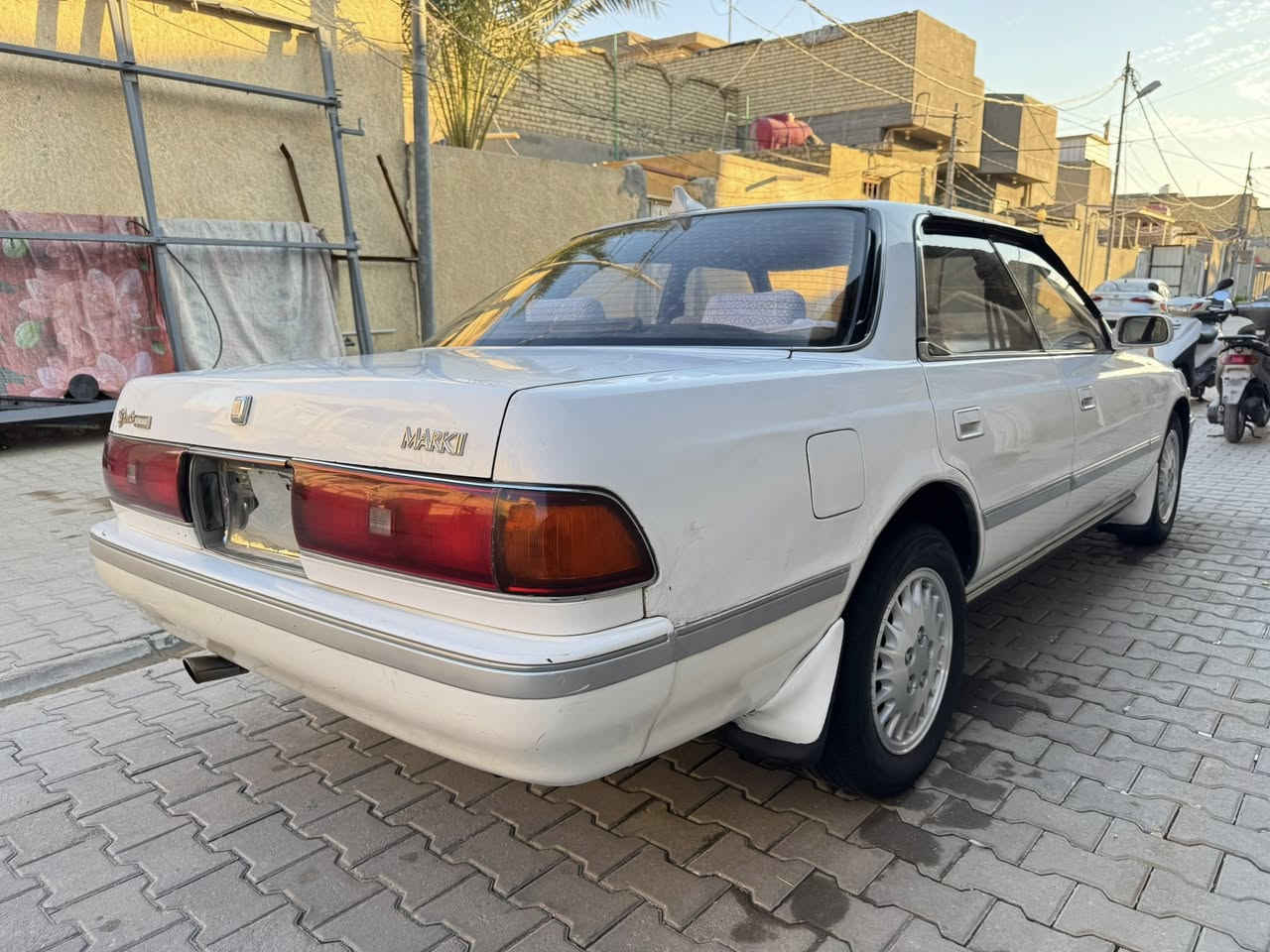 مارك موديل 1992 رقم انكليزي سنويه جديده مكفوله من الكص والضربه والنقل الجثه والصبغ والتبديل سياره بلاديه وجاهزه مكينه وكير ونجي مكفولات حداديه جديده تخم تاير جديد كهربائيات كلهه شغاله مكان السياره السماوة 
رقم ***********
