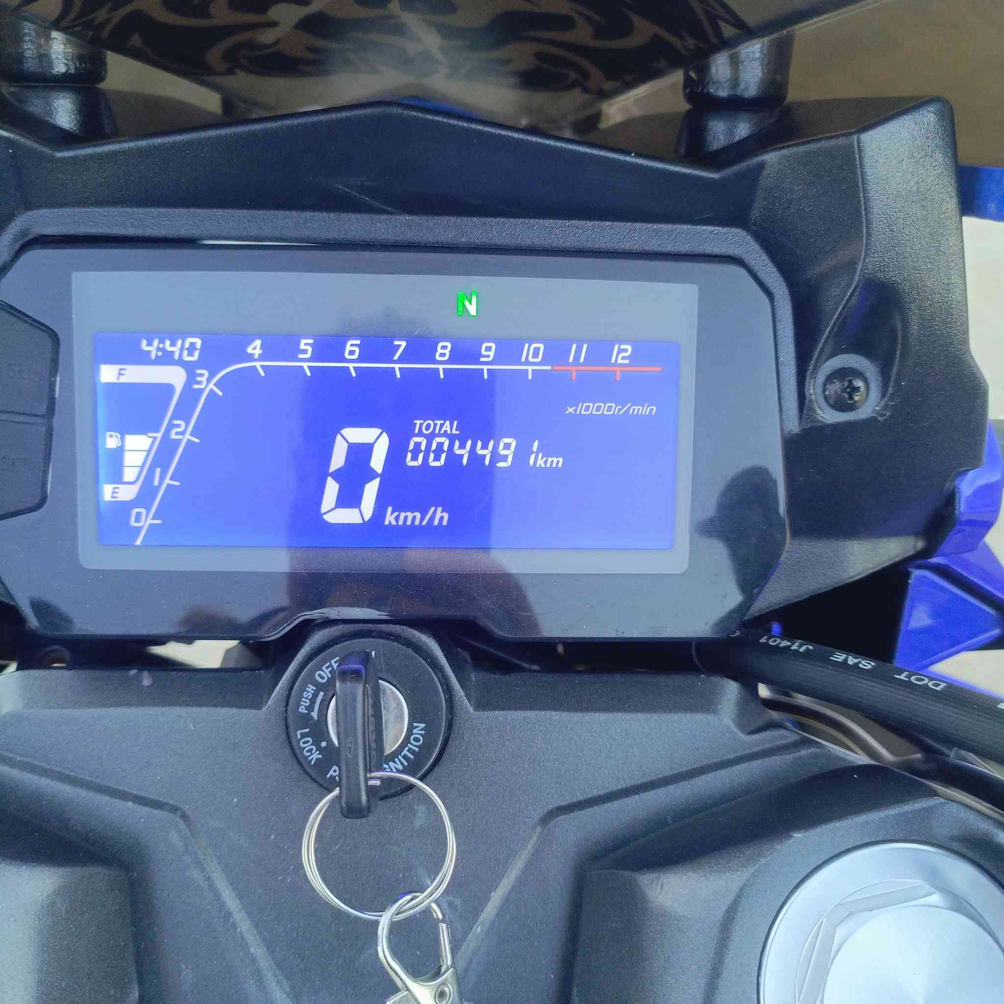 سلام عليكم من رخصت ادمن هايوشه بطح موديل 25زنجيل ضاقطه نضافه خير من الله دراجه حلوه 
دراجه ما محطوط عليهه سبانه وصلت مليون 550ما بعت عندك زود تفضل خاص جماعت الدين القصاد عبرو منشور 

اتصال ***********بي وتساب
