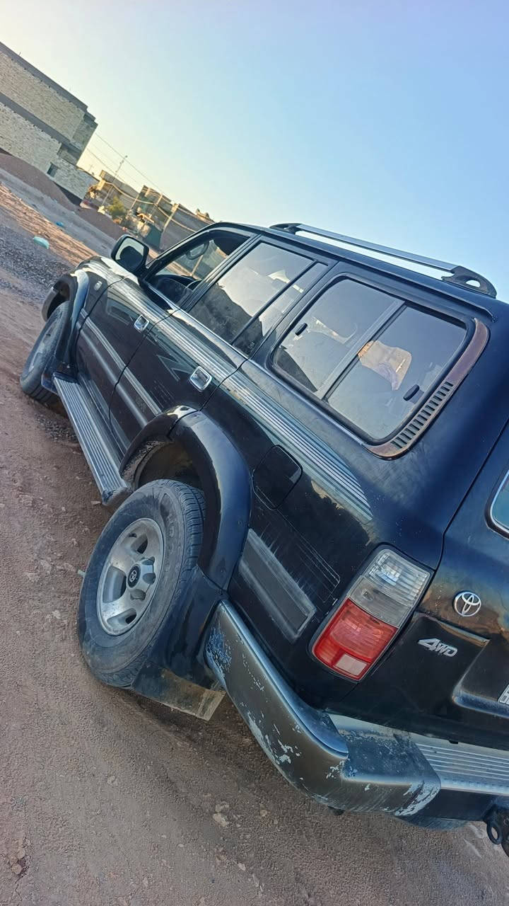 لاندكروزر ليلى علوي الموديل 93 مكفول بلادي
رقم بغداد سنويه لل28 
مكينة وگير ومكينه   كلها بلاد ومكفولة  
 السعر  73 وبيها مجال رقم الهاتف ***********
