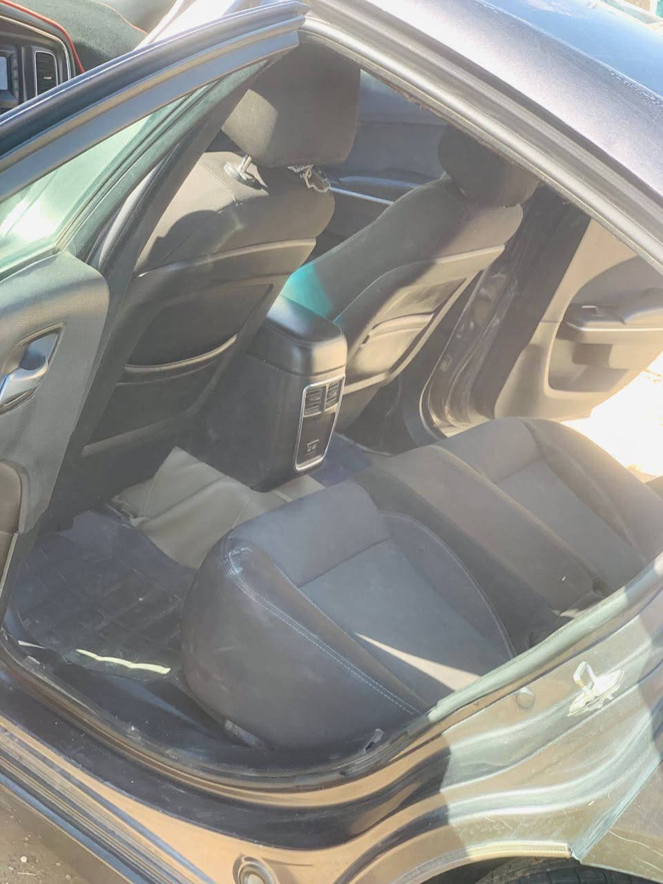 سلام عليكم 
دودج جارجر الفين 16
 الفئة SXT.
 
   اللوحة اربيل خصوصي
 ..اللون سود...
مادة المقعد. قماش
عدد المقاعد 4 
محرك 3.600
6 .سلندر
اوتوماتيكيه

مكان ديالى 
الاستفسار تصال على الرقم مبايل ***********
***********
