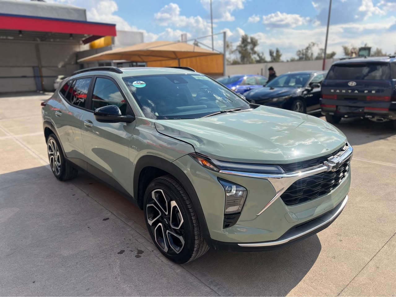 شوفليت تراكس موديل ٢٠٢٤ مواصفات RS1/1 
كلين بدون صبغ بدون داغلي بدون ارباك سياره جديد 
مواصفات RS سيلايت بصمه شاشه كاميره حساس رادار تحديد سرعه تحكم ستيرن ويل كروم  سياره فول فول ١/١ سعر 135 ورقه مجال $ *********** اربيل شارع ١٠٠ معرض سردار هسني اكر, نينوى
