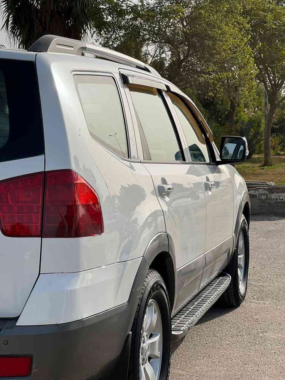 موهافي موديل 2010 فول 1/1
كفاله عامه سياره بيها فقط بارد قليل 
كير مكينه حداديه 
سياره مال بيت مصروف عليها 
ماتصرف عليها ولا ربع مكينه 3500بلاد 
تبريد ثلج السياره فول للاخير 
سعرها 133وبيها مجال 
***********
