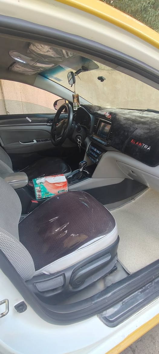 سلام وعليكم 
النترا 2017 
محرك مفتوح مقفل رواجز 
رقم بغداد 
السعر 130 
مكاني الموصل حي السكر 
*********** واتساب
