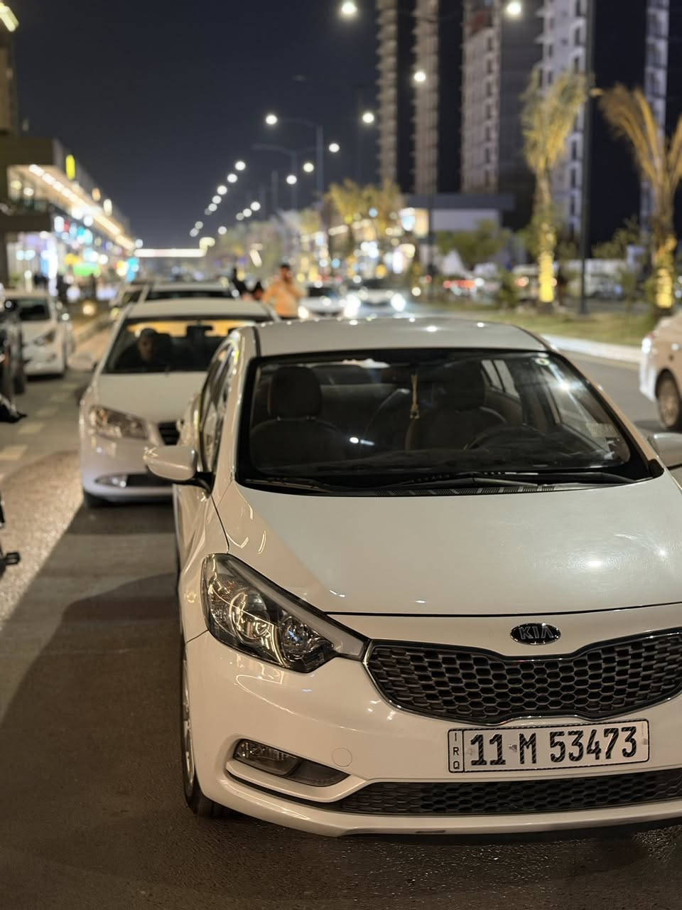 السلام عليكم
للبيع كيا سيراتو 2015 
السياره كفاله عامه من الصبغ والضربه 
بيه فقط بارد بل باب الخلفي بسيط وبيه رصعات حالوب بسيطه جداً رقم بغداد بسمي تحويل ثاني يوم مكينة 2000 دوش المرغوب مو 1600 مكينة وكير كفاله ما ملعوب بيهن صدر جديد تخم تاير جديد السياره جاهزه وحلوه ومابيه اي نقص 
السعر 127 وبيه مجال 
مكاني بغداد حي الجهاد 
للاتصال ***********
