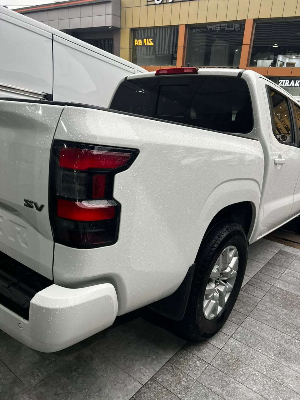 � للبيع – Nissan Frontier SV 2024

📌 رقم شاصی (VIN): 1N6ED1EJ8RN621274
📍 الموقع: دهوك

✨ مواصفات فئة SV:
• محرك 3.8 لتر V6 بقوة قوية واقتصادية
• قير أوتوماتيك 9 سرعات
• دفع خلفي (أو رباعي حسب التجهيز)
• شاشة 8 إنج مع Apple CarPlay و Android Auto
• كاميرا خلفية + حساسات
• تشغيل مفتاح ذكي (Keyless Entry)
• جنوط ألمنيوم
• مثبت سرعة
• نظام أمان Nissan Safety Shield

📊 الحالة:
• سيارة دخول جديد
• السيارة بس بنيد صبغ
• بدون دواخل

📌 معلومات إضافية:
• رقم كاتي دهوك
• تگدر تترقم إقليم كردستان

💰 السعر: 23,500$مجال 

📞 للتواصل: ***********
وتسئاب موجود
