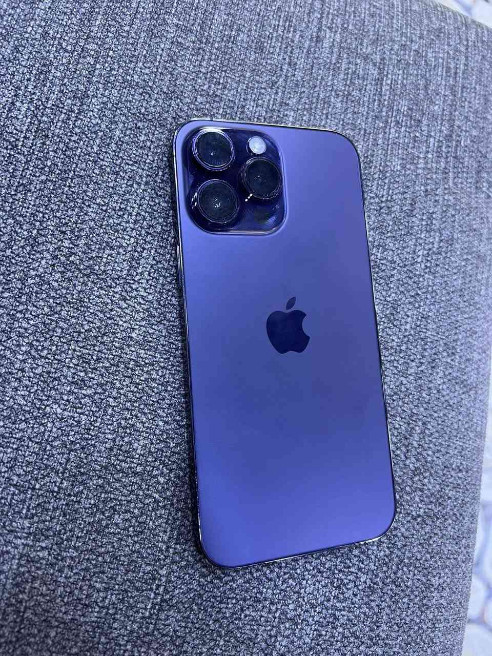 السلام عليكم ايفون 14 برو ماكس لون بنفسجي ذاكرة256 الجهاز شرق اوسط  ماستر  بطارية74
الجهاز لا مفتوح ولا معله / هاتف ***********
