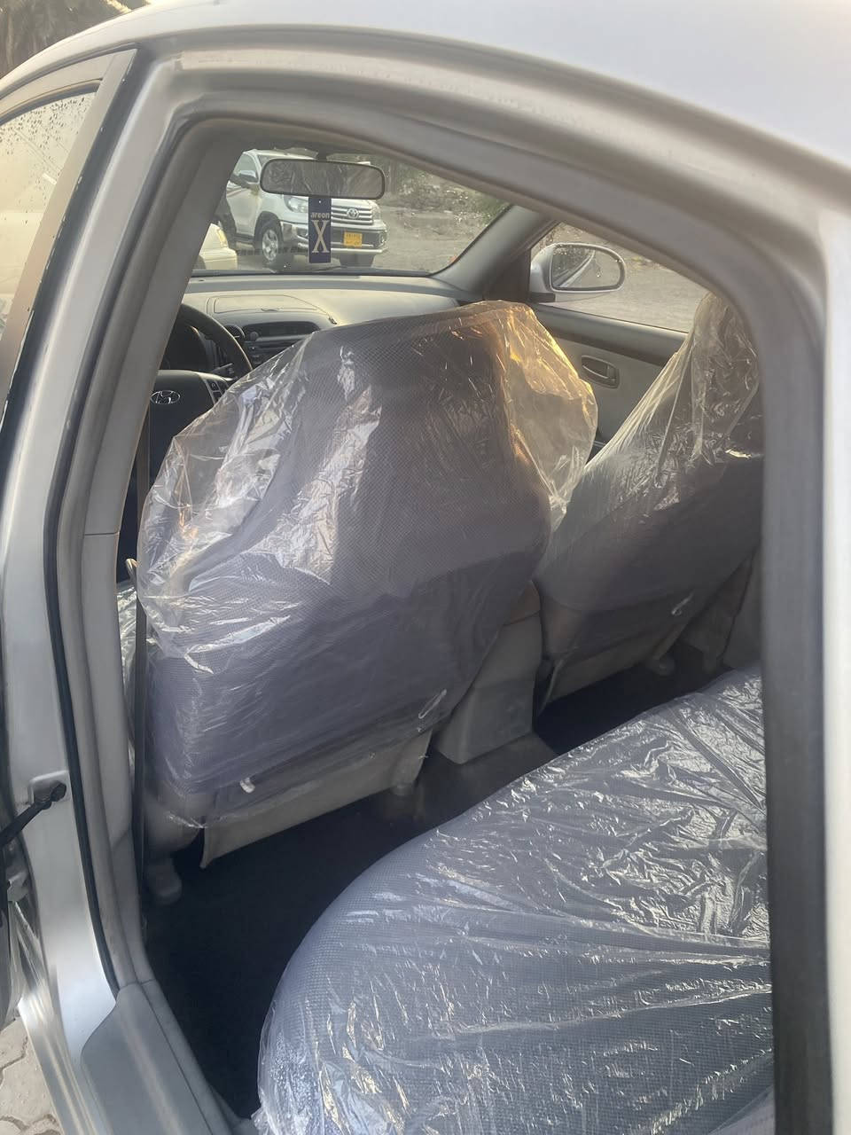 لسلام عليكم 
الانترا الانتي 2010 
السيارة ادوات متومه اربيل انكليزي 
كصه جنطه 
سيارة كفاله كير مكينه تبريد تدفئه 
مري شفط 
كهربائيات كلها شغله ما بيها اي نقص 
تدفئه كشنات 
بيديها نضيف 
مشتغليها شغل باجات ولا مبين الكص 
السعر 43 و بيها مجال قليل 
مكاني البصرة 
رقم تلفون واتساب و اتصال 
***********
