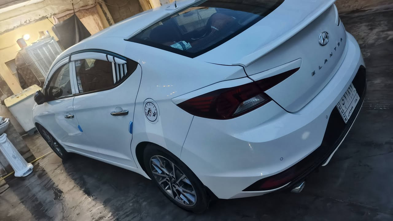 النترا خليجي 20 رقم بغداد بسمي
ماشيه 163 الف وقابل لزياده
فتحة سقف
حساسات امامي وخلفي
بصمة تشغيل
بصمة دخول
تبريد قطعتين 
اربع انضمه قياده نورمنه ايكو سبورت سمارت
لايت عدسات زنون شادهن يعني عدساته مبدله بنضام عدسات افضل
ويل كروم 17 عدد5
كير ايتي مو سفتي
شاشه شكل لكزز ايباد كبيره
تحكمات ستيرآ جهتين
مري شفط ترحيب ذكي عند الاقتراب
صندون ذكي يفنح عند الاقتراب
تخم تاير جديد
السياره متصرف عليه دينار جاهزمه مجهزه
باقي المواصفات معروفه
السعر 155 وبيه مجال
رقم ***********
