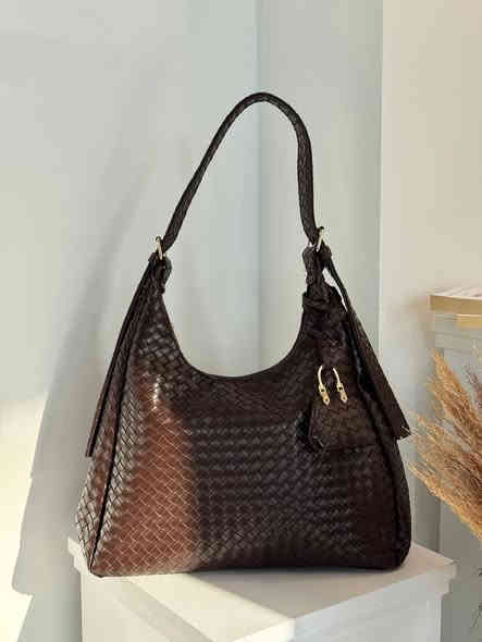 السعر ٢٥
للطلب واتساب ***********
