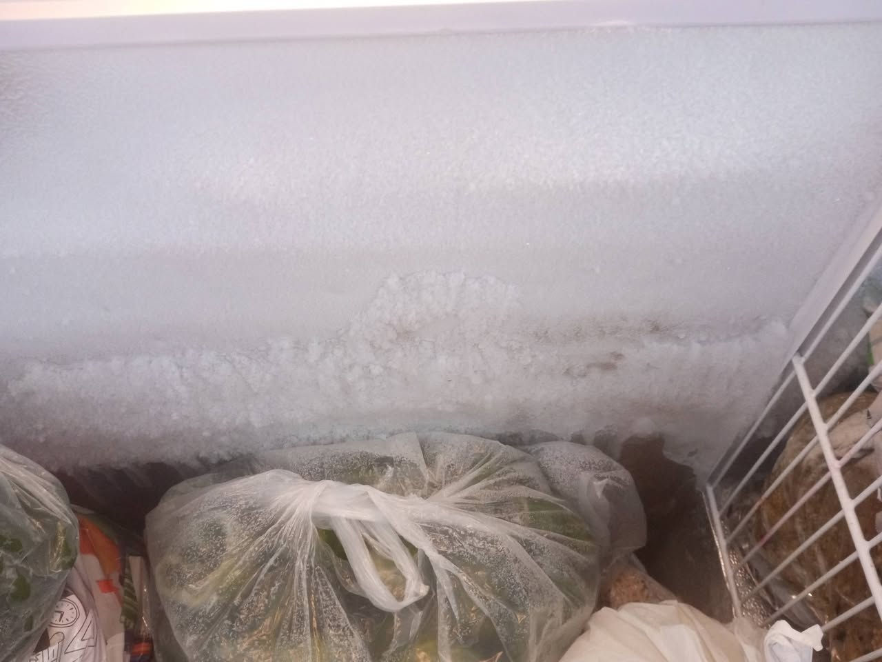 السلام عليكم يوجد مجمدة للبيع شرط التجميد 
مالت محل جديدة  السعر 150 او بيهة مجال 
الاستفسار الاتصال على هذه الرقم ***********
