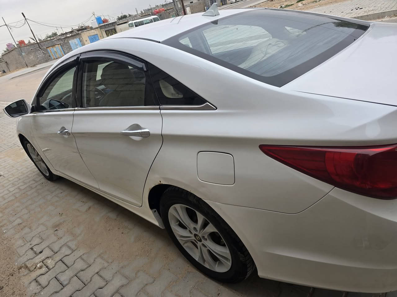 سلام عليكم سوناته مديل ١١ خليجي مكفوله ضربه صبغ تبديل محرك كير مكينه ٢٤٠٠ دوش بس بيها بارد السعر ١١٠ وبيها مجال *********** مكان السياره بصره
