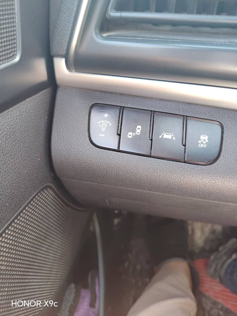 سلام عليكم ورحمة الله وبركاته
النترا ١٩ فول كندي حادثه مرفق بالمنشور
سعر ١٣٥ بيه مجال مكاني بغداد الشعله
بسمي رقم بغداد جديد سنويه لل٣٠
الاتصال *********** واتساب
