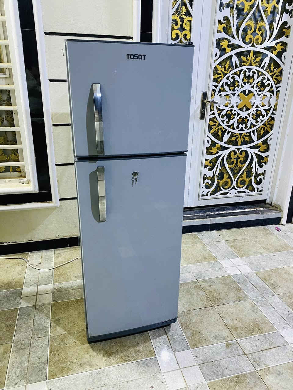 للبيع ثلاجه نوع TOSOT الحجم جبيره 20 قدم شغاله ونضيفه كلش وعالفحص وضمان شهرين ومفاتيح قفله بيها


**إذا كنت صاحب هذا الإعلان وتريد حذفه لأي سبب، رجاءا أرسل رسالة إلى الدعم الفني**