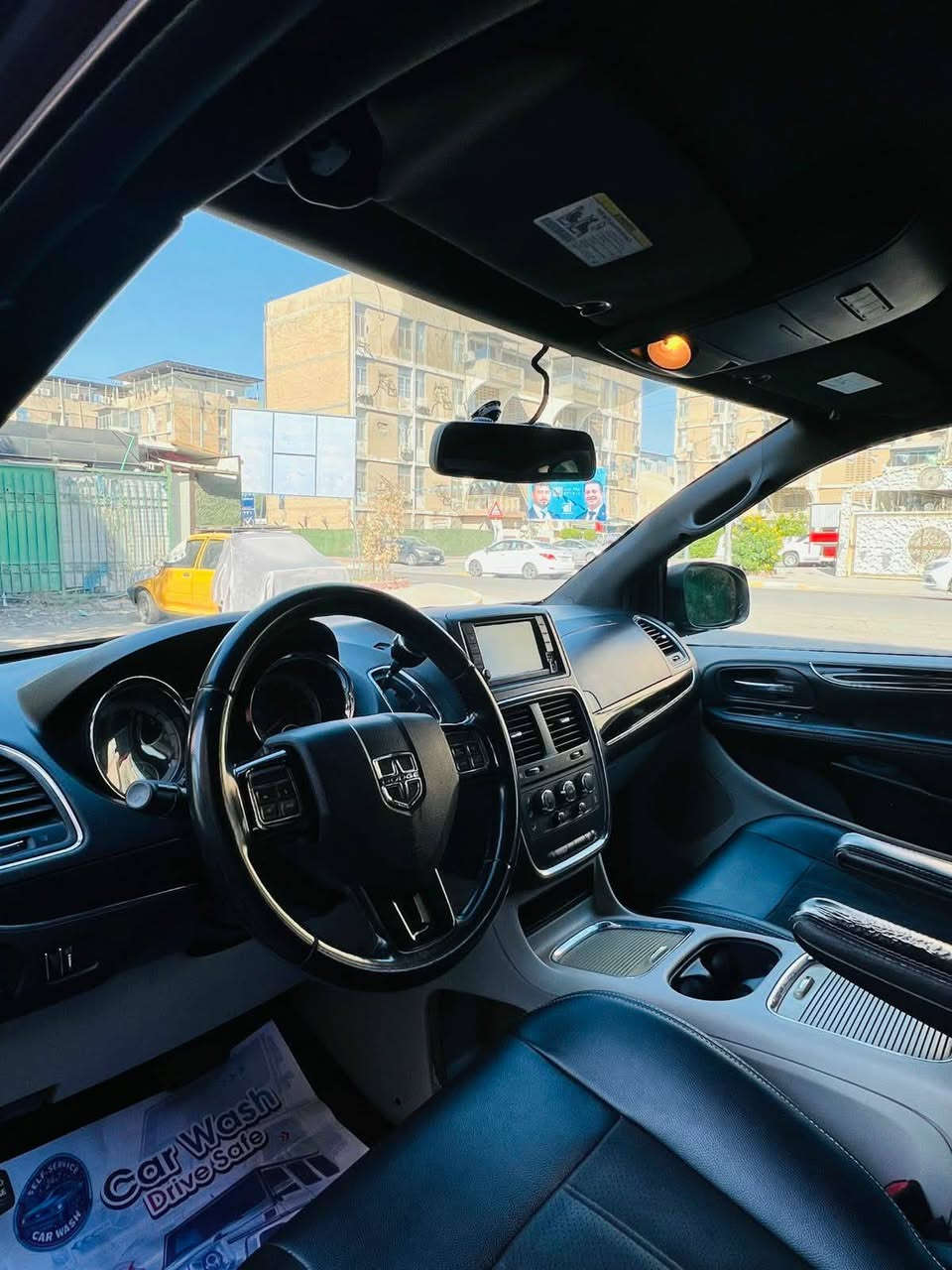 دوج كرفان موديل 2020
مواصفات SXT 
بيبان كهرباء 
جنطة كهرباء
تشغيل عن بعد 
شاشة كاميرة 
كشنات جلد
نضام ECO
گير محرك  جدد 3600
ماشيه 40 الف م
سياوه جديده ممتعوبه وجاهزة مابيها اي نقص 
سنوية لوحة جديدة رقم بغداد بأسمي تحويل مباشر
السعر 165
مكان السيارة سيديه
***********
