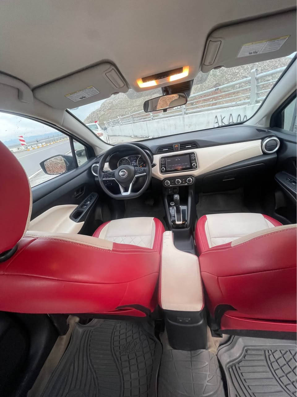 نیسان ڤێرسا مۆدێل ٢٠٢٠ S ,  ٤٤ هەزار ڕۆیشتووە، پێشی کەپسە، دوو پارچەی بۆیاغە ، دەرگا و چاملەغی دواوە لای سایەق ، بێ ناو گرتن، هیچ ئێرباگێکی نەتەقیوە. سەنەوی تازەیە، هیچ مەسرەفێکی تێدانییە.
***********
*********** رانية, السليمانية
