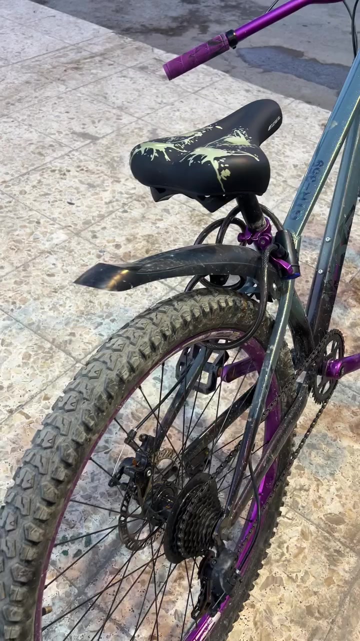 سلام عليكم بايسكل بناتي حجم 26 جبلي مستعمل 15 يوم بس جديد شركه ايزل  نظيف لاخر درجه شخط مابي رايده ب 160 وبيه مجال


**إذا كنت صاحب هذا الإعلان وتريد حذفه لأي سبب، رجاءا أرسل رسالة إلى الدعم الفني**