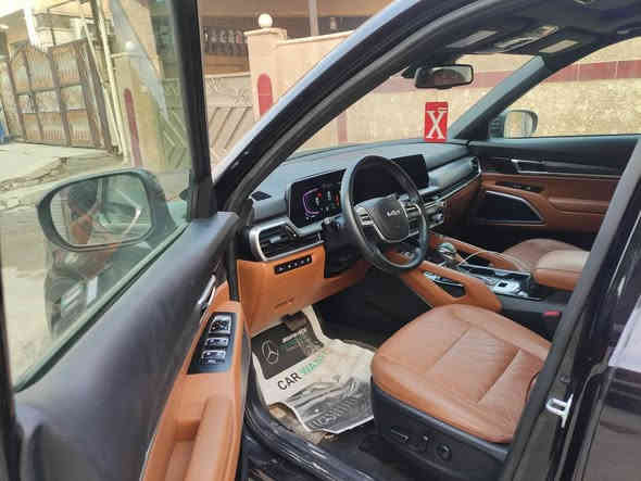 كيا تولرايد للبيع 
2025 KIA Telluride, Ex X-Line
ماشية ٥ آلاف ميل صور الحادث بالمنشور بلاك توب مرقمه بغداد كامله بس يحتاجلها ترتيبات بالأبواب لأن السمكري مامكعدهن يرادلها ترتيب ترايهه للبصرة محرك 3800cc
محرك 6 سلندر 
سعر البيع 275 وبيهه شوية مجال 
***********
*********** بغداد
