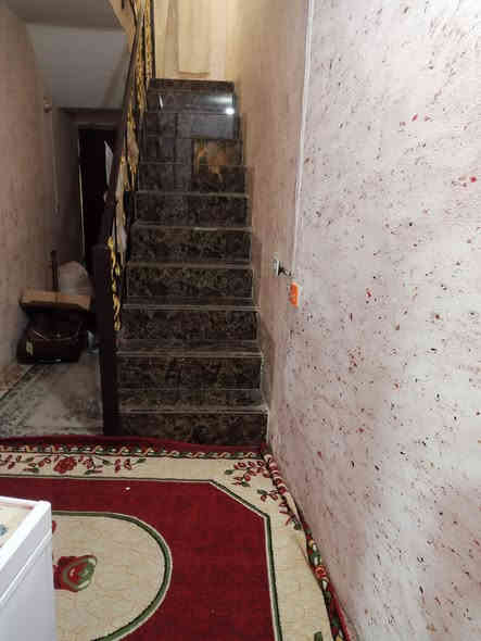 بسم الله الرحمن الرحيم
إعلان
يوجد بيت للبيع في ديالى/الحديد...المساحة ١٧٥م يحتوي على طابقين..الطابق الأرضي على غرفة نوم+استقبال ٨متر +
هول ٥×٤  + مطبخ ٥×٤  +صحيات+مسلك+مجمع صحيات خارجي+ ترك خلف البيت والجانب+كراج
أما الطابق الأول/ يحتوي على غرفة نوم+صالة+ مجمع صحيات 
الدار طابو ملك صرف للاتصال/***********
إخواني وأخواتي لا أبيع على المبادرة 
أبيع نقد فقط.
