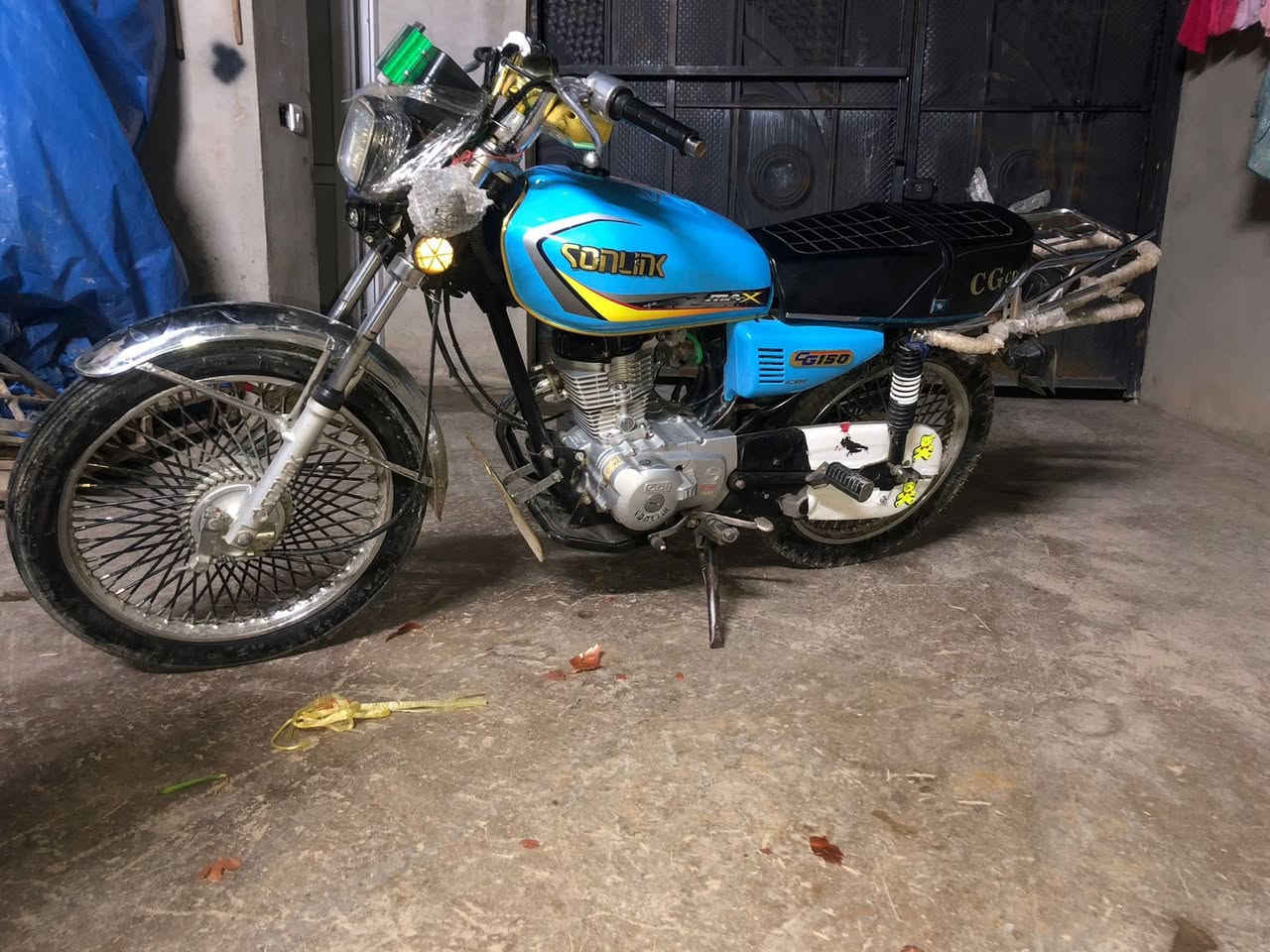 يأبه السلام عليكم سولنك 22
درجه حلوه ونضيفه كهربائيات كله شغل 
مبدل فقط كازكيت ال باقي بلادي درجه شلعه ومعدل 
شرط الفحص صالنصه صوت مرتبه من كلشي سعرها 475 
وبيها مجال رقم ***********مكاني كركوك حي النصر المؤشراي يعبر
