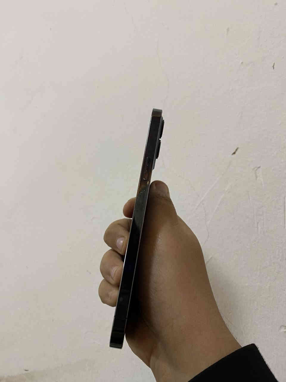 سلام عليكم آيفون 12 برو ماكس ذاكره 128 بطاريه 81 الجهاز كله شغال ممفتوح فقط الضهر مفطور وبي شخوط بل شاشه ابد ممبينه ولا مأثره عل لمس سعر الجهاز 340 وبي مجال للشراي تعال خاص أو اتصل عله رقم *********** المكان بغداد الإسكان شارع مستشفى الطفل فقط بيع توصيل ماعندي الجهاز عربي ماستر
