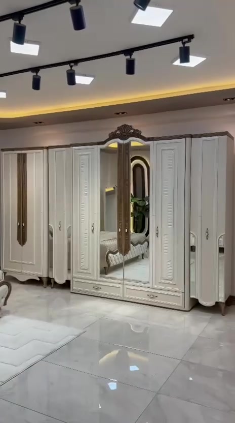 زبائننا الكرام 
تم وصول *موديل🔱 فيرا * 🔱
*9 قطع*
اجزاء الغرفة 👇 
⚜️ كنتور + ملحق 3 متر و 70 سم (8 ابواب) مع نرمادة هيدروليك الارتفاع 2.45 متر 
⚜️ سرير  الارتفاع 145سم 
⚜️كومدي عدد ٢ العرض ٦٢ سم 
⚜️ ميز تواليت 195 الارتفاع *  العرض 150   
⚜️ مرآة قيافة  مع مجر  
⚜️ درور (جزامة) مع اربع مجرات وباب يحتوي على اربع رفوف.
⚜️ طابوريه .

📝 يدات حديد + النرماده هيدروليك سكة ٣ مراحل + برغي وجوي حديد 🔩

           السعر مليونيين و400الف
توصیل متوفر
الحجز خاص


**إذا كنت صاحب هذا الإعلان وتريد حذفه لأي سبب، رجاءا أرسل رسالة إلى الدعم الفني**