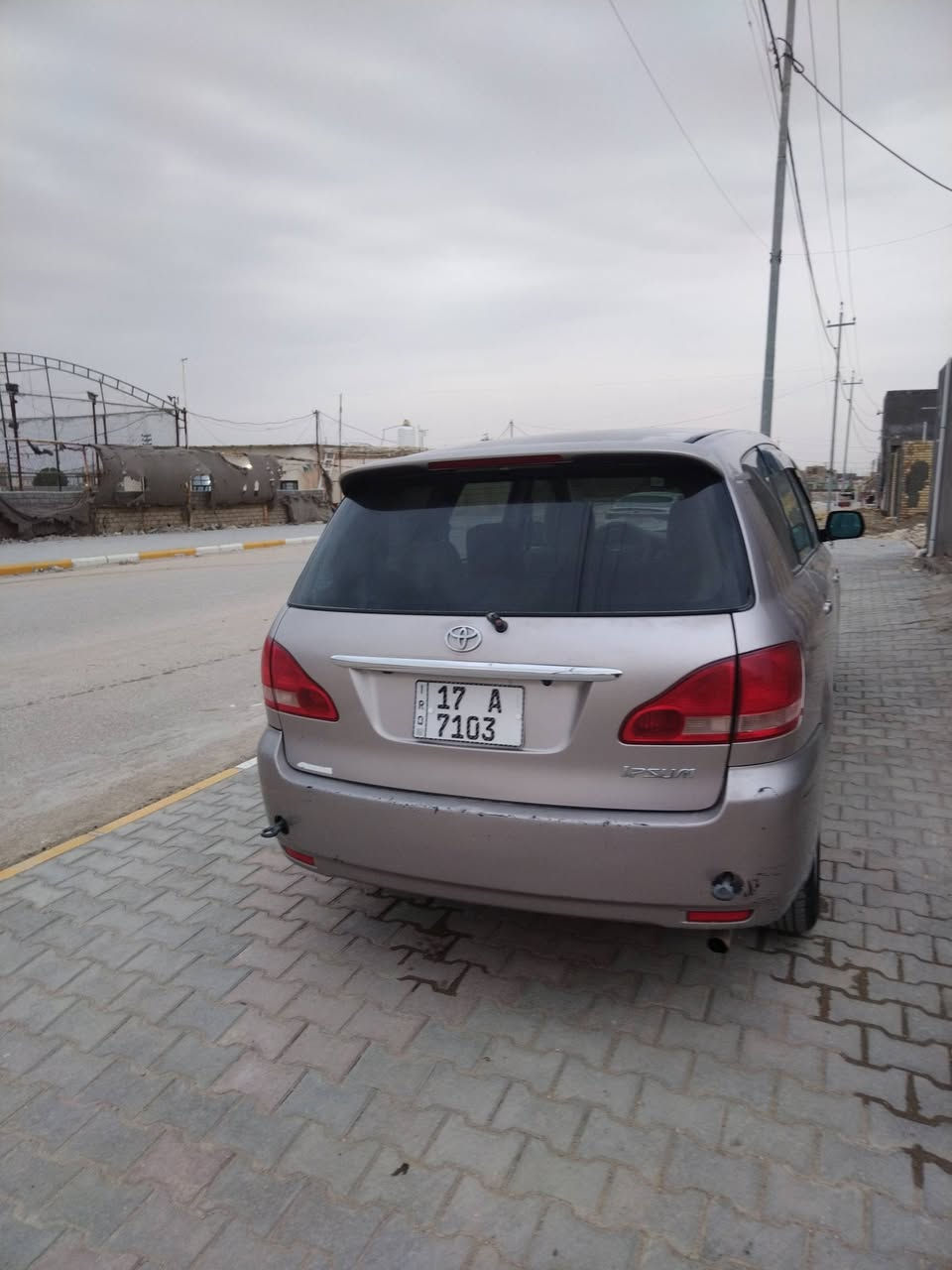 ابسم للبيع مكفوله من الضربه والكصه والعيب الشرعي كير مكينه حداديه تخم تاير كله جديد تبريد تدفئه سياره مبطنه عازل وشادله كيج حماوه بيه جراد بالبنيد وجزء من والقماره وبيه باب عكس السائق مبدل اصلي
موديل ٢٠٠١
بأسمي رقم مثنى الدولي سعر ١٠٨ وبيه مجال مكان السماوه _الخضر  للاستفسار الاتصال ***********
