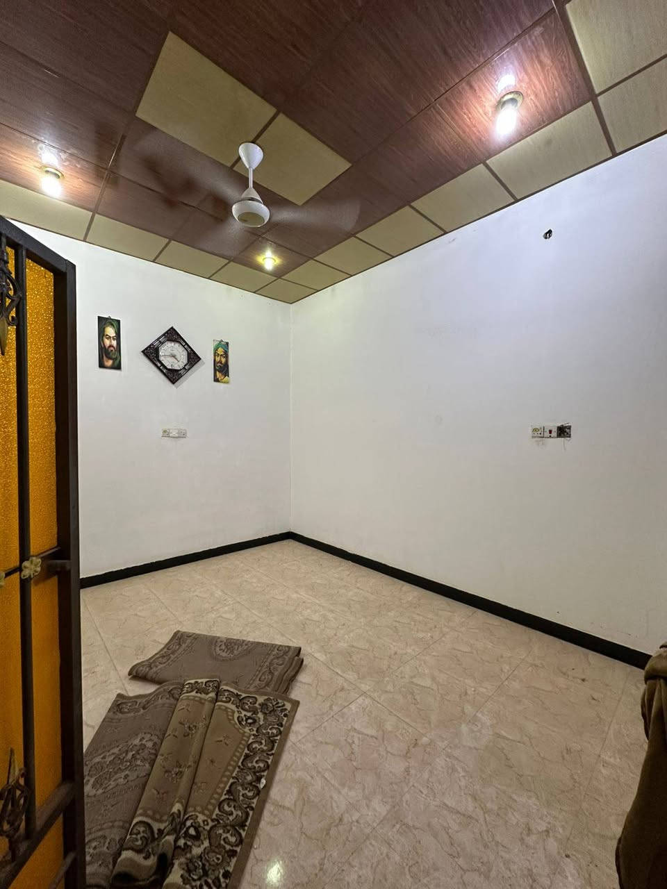 السلام عليكم بيت 100متر مربع العنوان ابو الخصيب العوجه يتكون من غرفه جبير وصاله وديوانيه ومطبخ حمام تواليت داخلي وتواليت خارجي
 طابو زراعي عراقي  للستفسار واتساب 
السعر 42 بي مجاال
***********
