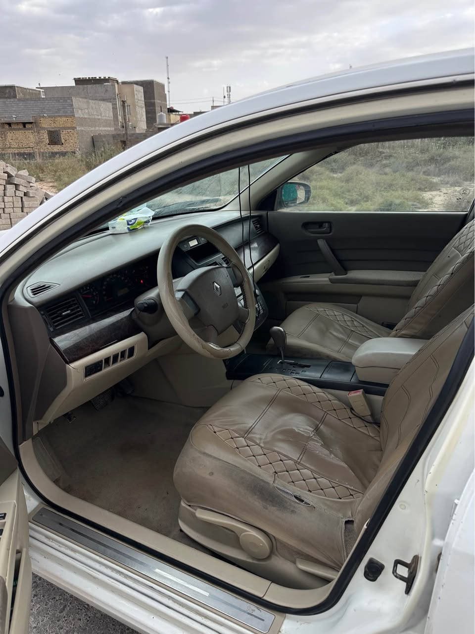 السلام عليكم رينو سفران موديل 2011 كير ومحرك مكفولات السياره بيها بابين تبديل فقط تبريد تدفئه حداديه بصمه أبواب وبصمه صندوك وبصمتين تشغيل السياره باسمي رقم جديد سنويه جديده كهربائيات كلها شغاله تحويل ثاني يوم السعر 82 مكاني بصره تنومه رقم تلفون *********** البصرة, العراق
