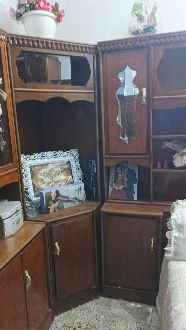 للبيع 
غرفه نوم اخشاب نظيفه السعر ٤٥٠ بي مجال 
عنوان فلوجه 
رقم الهاتف لشراي اتصل ***********
