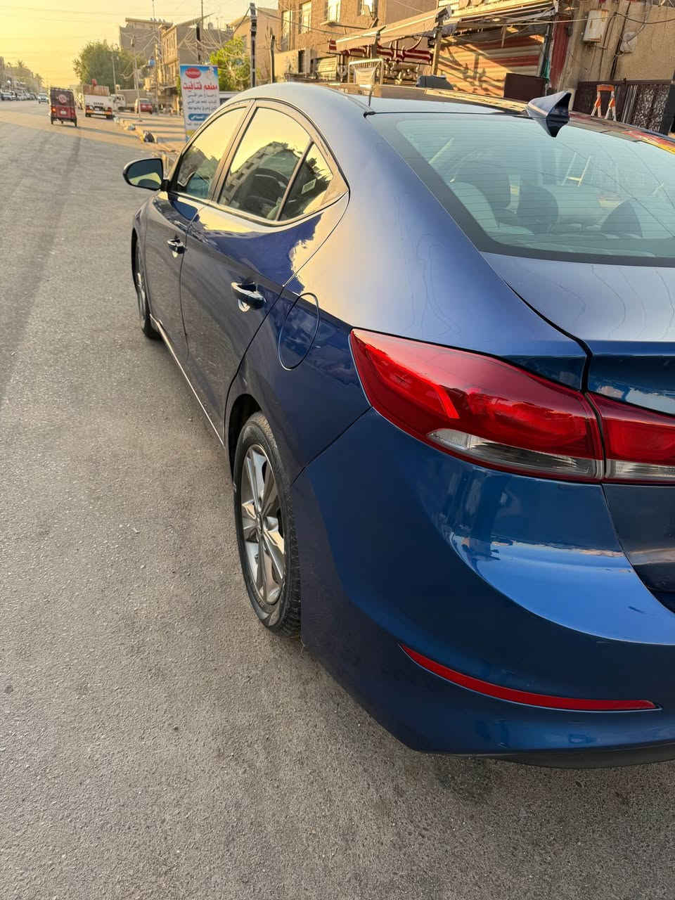 النترا 2018 امريكي وياه الكتلوكات مالته بدون ايرباك بدون عطل بجم كبس حادثه الباب وشويه من الجاملغ يعني قطعتين مصبوغات وبيه اقل الشبر يم رقم بلصندوك كلشي امبين بلسونار والصور
الباقي مكفول رقم بغداد تحويل مباشرا بسمي مكينه 2000دوش مكفوله اديره لكمولي كل شهر والكير مكفول  مكينه كير ما مفتوحات وتبريد ثلج السياره نظيفه وما تعبانه اللّٰه شاهد ما موكفتني بلشارع جاهزه اي نقص ما بيه السياره احله من الصور الرقم
*********** مكاني مدينه الصدر بغداد, العراق
