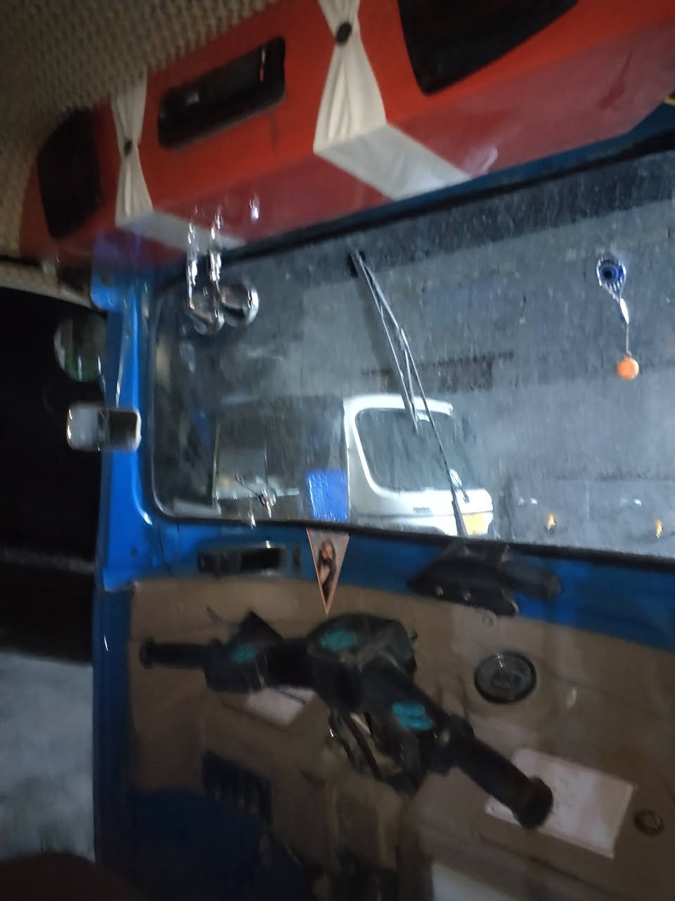 سلام عليكم تكتك للبيع موديل 20 شهر 9 مصبوغه جماليه سعر 6100 وبيها مجال تكتك احلى من صوره ***********
