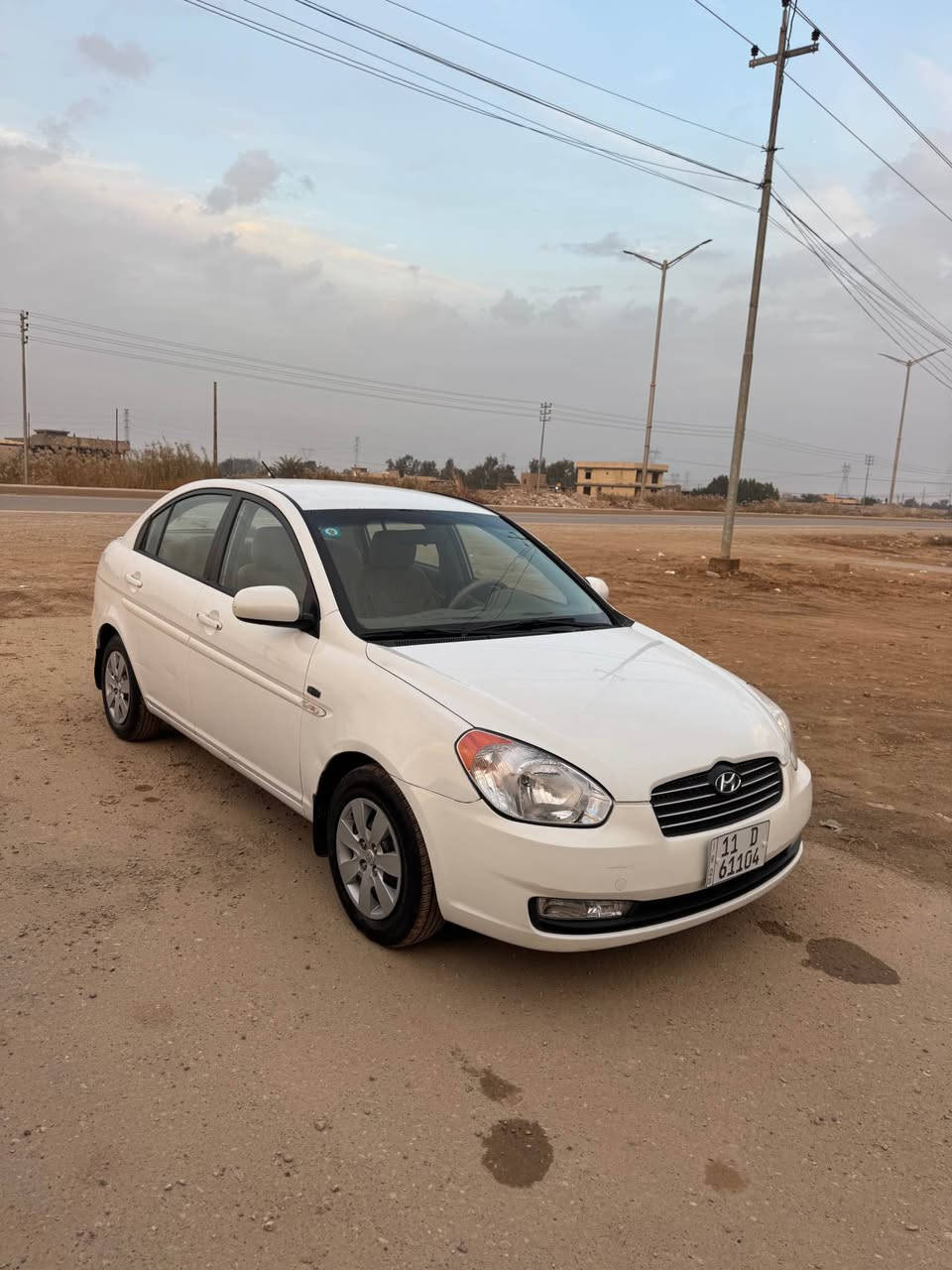 اكسنت ٢٠١١ شركه العامه 
بغداد باسمي 
مكينه ١٦٠٠ بلاد 
مكفوله من جميع النواحي فقط نصف جاملق صبغ اثر شخوط بدون حادث 
تخم تاير صدر تبريد كله مكفول 
مكاني بغداد الكرغوليه 
بيع ب ٩٨ وبيها مجال 
*********** بغداد, العراق
