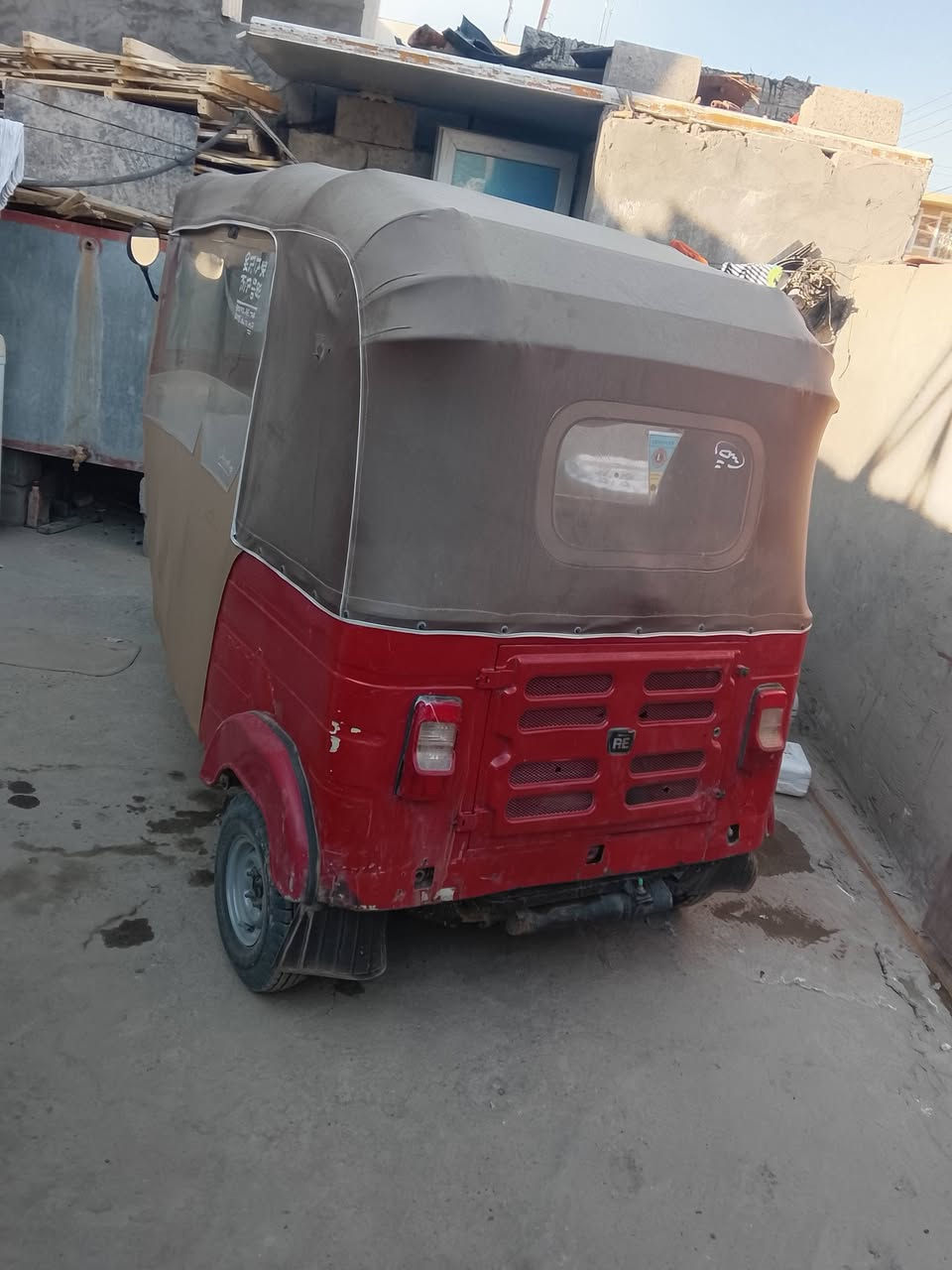 تكتك موديل 2017 مابيهه اوراق ماشين معاملته ومضيعين لمعامله تكتك خير من الله تخم تاير لا تنقيص ولا تبخير بس بيهه نضوح قليل كلش جبنه الملف ومتقص هواي وحرامت افتحهه ومكينتهه ما بيهه شي سعر 2600 مال عيشه خير من الله ***********
