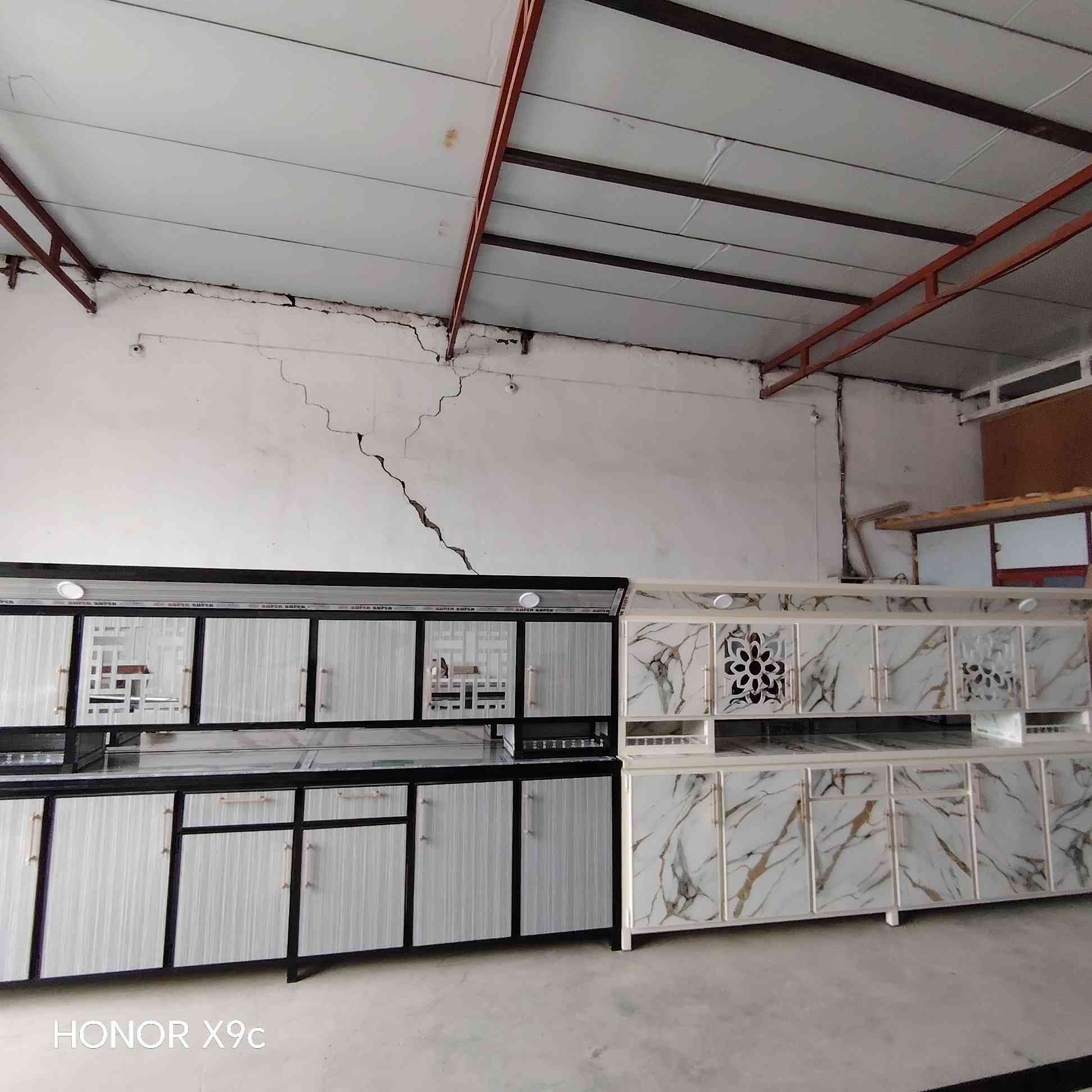 لأن المطبخ هو قلب البيت، صممنا لكم أجود وأرقى المطابخ التي تجمع بين المتانة والأناقة.
✅ تصاميم عصرية تناسب جميع الأذواق.
✅ دقة في التنفيذ واستغلال ذكي للمساحات.
✅ تشكيلة واسعة من الألوان والنقشات الملكية.
​📍 العنوان: الشارع العام - قرب جامع الخضر.
📞 للاستفسار والحجز: ***********]
أعلام                                                                    Rasool Adil 💜✌️
