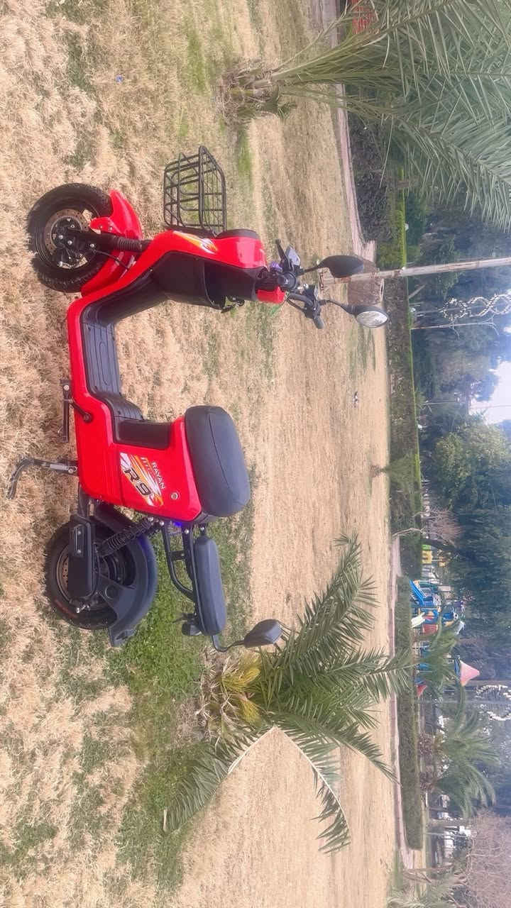 سلام عليكم دراجة البيع شحن ار9نضيفا
بيه نضام بك 
ونضام لP
واشره يمنه ويسره ودبل اشره 
ويا الواقيه مال الشاشه والشاحنه 
المكان العطيفيه الولالى 
التوصل ***********
